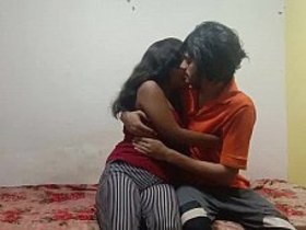 College girl seduces boyfriend with seductive moves