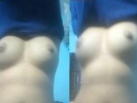 Desi babe flaunts her big boobs on video call