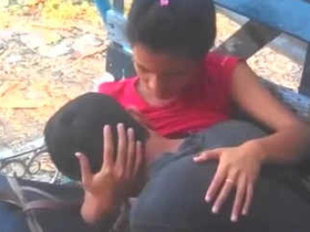 Indian couple enjoys public park sex in amateur video
