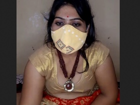 Geeta aunty pleasures herself with her fingers