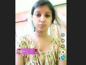 Watch RU's stunning Bhabhi strip down and show off her natural body