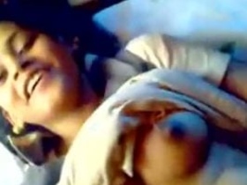 Indian girlfriend gets fucked in missionary position