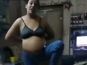 Desi auntie's steamy sex tape on display