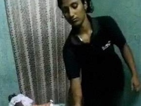 Watch a hot Indian masseuse give a handjob in a sexy video