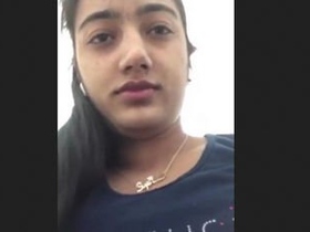 Cute Indian bhabi flaunts her big boobs in a seductive video
