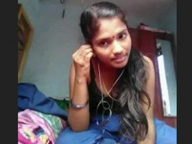 Watch Mallu Bhabha's hot blowjob in HD