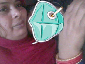 Punjabi bhabi with massive boobs reveals all in video