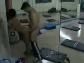 Blowjob and hardcore sex with Indian girlfriend in gym