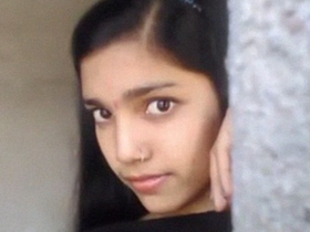 Indian teen's nude selfies reveal her sexual desires