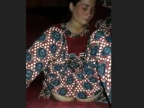 Married bhabi pleasures herself with fingering