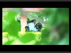 Horny girl gives a blowjob in the park