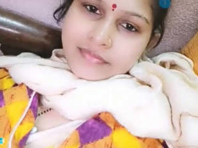 Indian bhabhi gets naughty on livecam