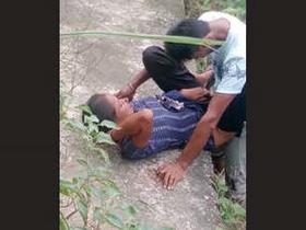 Randy couple goes outdoors for a paid fuck