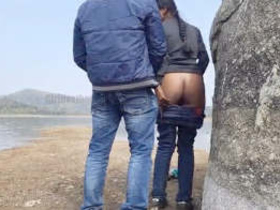Outdoor fucking with a romantic twist