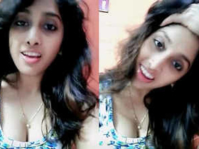 Sonali Wasthi's milky cleavage and navel on display