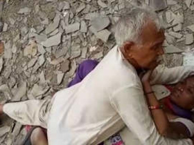 Desi guy surprises mature woman Randi and films her outdoor sex