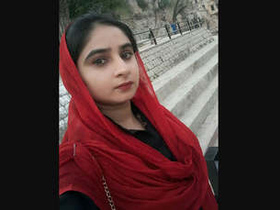 Chuckla girl from Pakistan gets naughty
