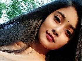 Sexyriya003's busty performance captured on camera