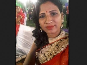 Desi Bhabi's Naked Body: A Sensual Pleasure for Fans