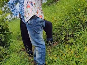 Desi bhabhi gets her pussy fucked outdoors on a farm