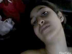 Slim desi wife gets fucked in car by her lover