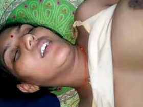 Married bhabhi enjoys a rough ride in bed