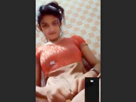 Stunning Desi teen flaunts her flawless curves