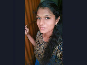Innocent Tamil girl's MMS showcase of her hot and sexy body