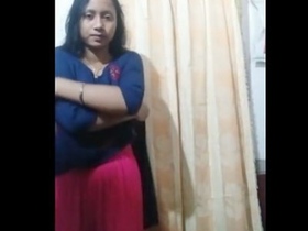 Desi teen reveals her body in a sexy dress