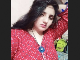 Chubby girl flaunts her natural curves in a nude video