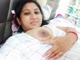 Saavi's final day of sex ends with a hot video shoot