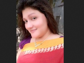 Married woman shares video with her lover